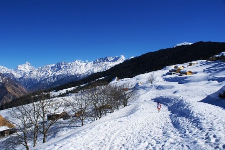 Munsiyari is famous for its garden-like views of the Panchchulli Range and Milam Glacier and it's a beautiful snowfall place in India